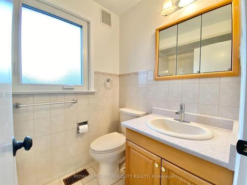 1-349 St Johns Rd, Toronto, ON - Indoor Photo Showing Bathroom