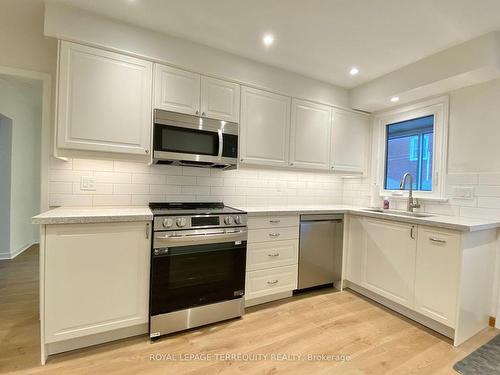 1-349 St Johns Rd, Toronto, ON - Indoor Photo Showing Kitchen With Upgraded Kitchen