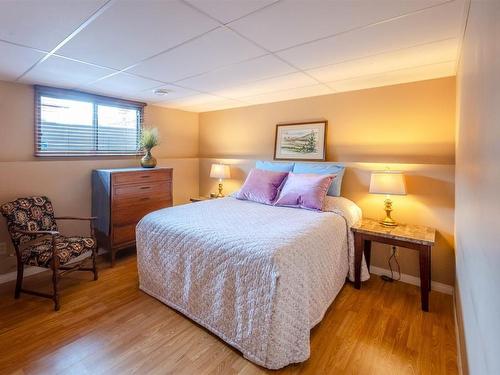 820 Bartlett Avenue, Oliver, BC - Indoor Photo Showing Bedroom