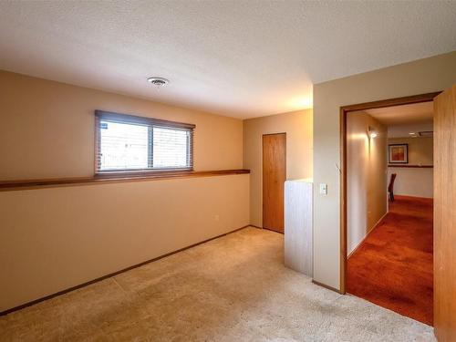 820 Bartlett Avenue, Oliver, BC - Indoor Photo Showing Other Room