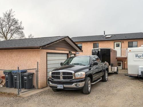 820 Bartlett Avenue, Oliver, BC - Outdoor With Exterior