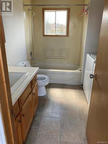 600 Latimore Lake Road, Saint John, NB - Indoor Photo Showing Bathroom