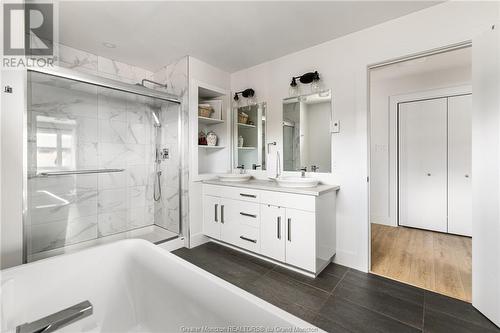 195 Francfort, Moncton, NB - Indoor Photo Showing Bathroom