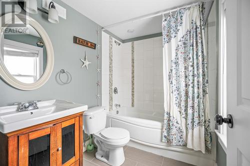 109 St. Clare Avenue, St. John'S, NL - Indoor Photo Showing Bathroom