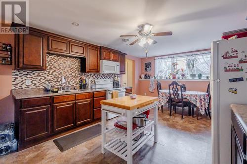 40 Gosses'S And Rogers Crescent, Torbay, NL - Indoor Photo Showing Kitchen
