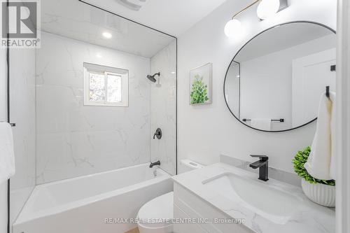 191 Mendel Crt, Oakville, ON - Indoor Photo Showing Bathroom