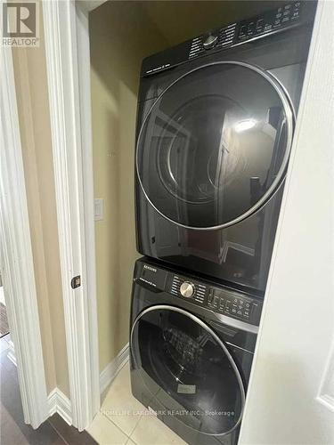 3B Hobden Pl, Toronto, ON - Indoor Photo Showing Laundry Room