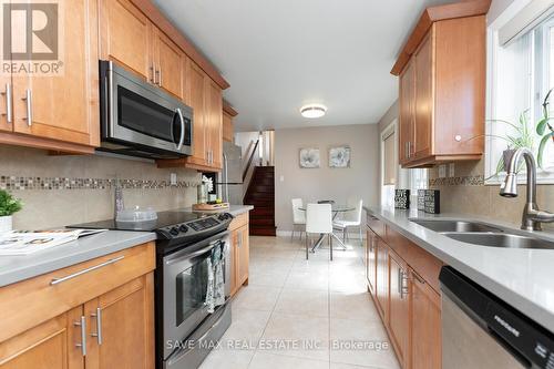 6 Gafney Dr, Mississauga, ON - Indoor Photo Showing Kitchen With Double Sink