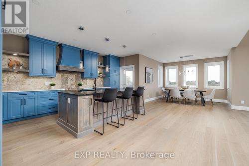 1080 Twamley Street W, North Perth, ON - Indoor Photo Showing Kitchen With Upgraded Kitchen