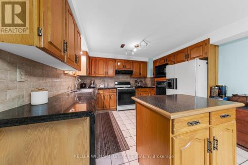 36 Hurricane Ave, Vaughan, ON - Indoor Photo Showing Kitchen