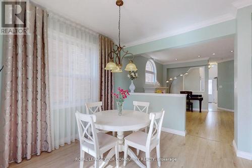 20 Bestview Cres, Vaughan, ON - Indoor Photo Showing Dining Room