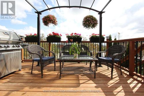 20 Bestview Cres, Vaughan, ON - Outdoor With Deck Patio Veranda