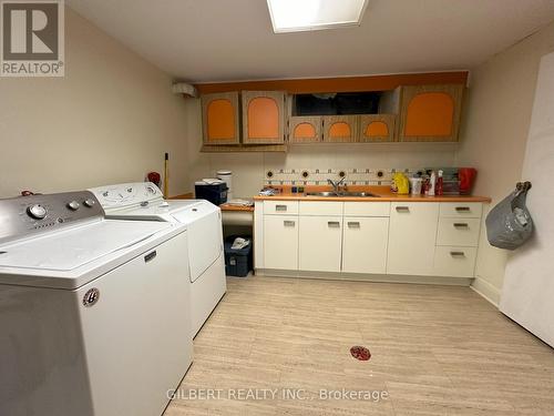98 Brookview Dr, Toronto, ON - Indoor Photo Showing Laundry Room