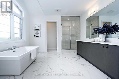 1353 Blackmore St, Innisfil, ON - Indoor Photo Showing Bathroom