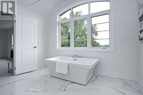 1353 Blackmore St, Innisfil, ON - Indoor Photo Showing Bathroom