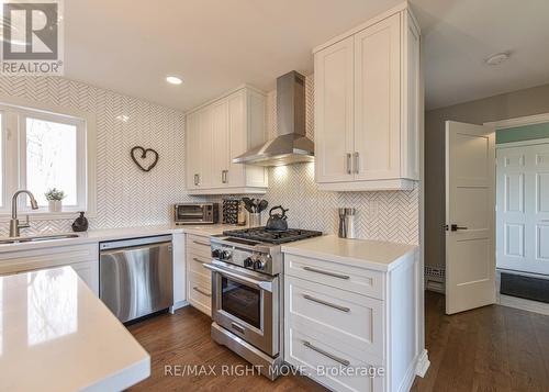 1336 Hawk Ridge Cres, Severn, ON - Indoor Photo Showing Kitchen With Upgraded Kitchen