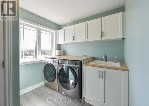 1336 Hawk Ridge Cres, Severn, ON - Indoor Photo Showing Laundry Room