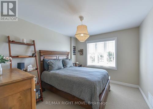 1336 Hawk Ridge Crescent, Severn, ON - Indoor Photo Showing Bedroom