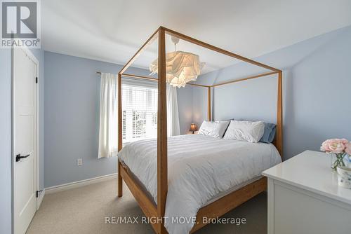 1336 Hawk Ridge Crescent, Severn, ON - Indoor Photo Showing Bedroom