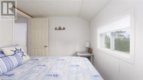 820 Pike Bay Road, Northern Bruce Peninsula, ON - Indoor Photo Showing Bedroom
