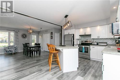 7 Front Street, South Bruce Peninsula, ON - Indoor Photo Showing Kitchen