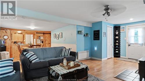 6 Ste Marie St, Grand-Barachois, NB - Indoor Photo Showing Living Room