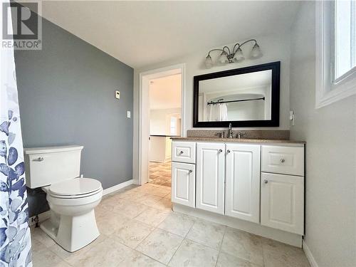 3-piece Bath - Main Floor - 11908 Toyehill Road, Winchester, ON - Indoor Photo Showing Bathroom