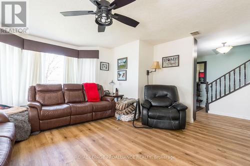 699 Bigford Road, Quinte West, ON - Indoor Photo Showing Living Room