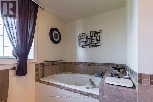 699 Bigford Rd, Quinte West, ON - Indoor Photo Showing Bathroom
