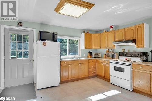 1013 Turner Way, Arden, ON - Indoor Photo Showing Kitchen