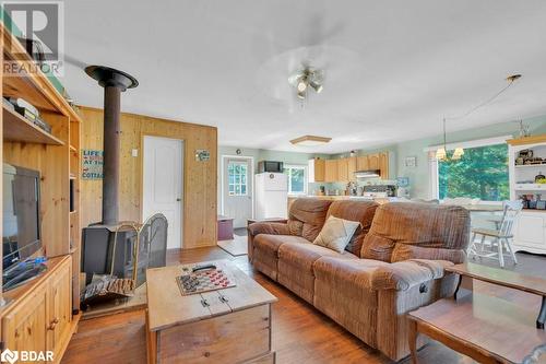 1013 Turner Way, Arden, ON - Indoor Photo Showing Living Room