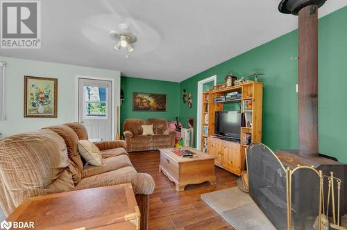 1013 Turner Way, Arden, ON - Indoor Photo Showing Living Room