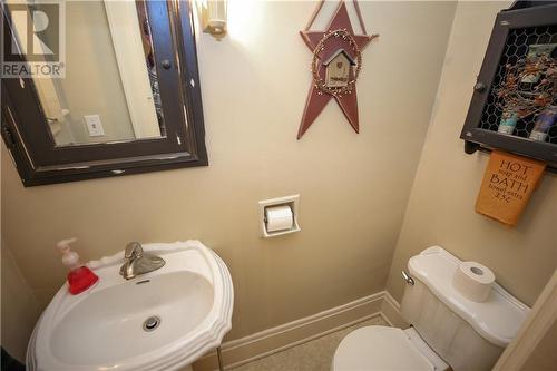 25 Jessie Street, Brockville, ON - Indoor Photo Showing Bathroom