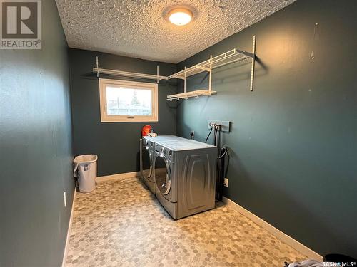 1551 Frohlick Street, Holdfast, SK - Indoor Photo Showing Laundry Room