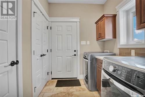 415 Palmer Crescent, Warman, SK - Indoor Photo Showing Laundry Room