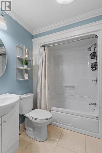 7 Currie Place, St. John'S, NL - Indoor Photo Showing Bathroom