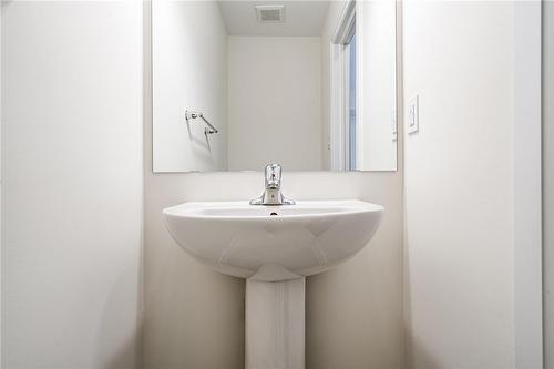 305 Garner Road W|Unit #29, Ancaster, ON - Indoor Photo Showing Bathroom