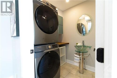 21A Gervin Street, Ottawa, ON - Indoor Photo Showing Laundry Room