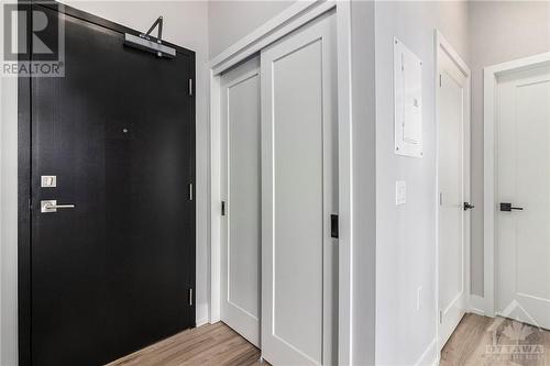 Entryway & closet - 1350 Hemlock Road Unit#613, Ottawa, ON - Indoor Photo Showing Other Room