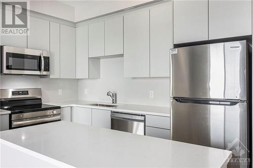 Kitchen - 1350 Hemlock Road Unit#613, Ottawa, ON - Indoor Photo Showing Kitchen With Upgraded Kitchen