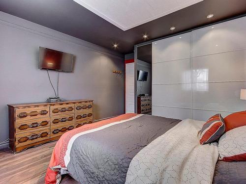 Master bedroom - 2-425 Rue Thibodeau, Saint-Jean-Sur-Richelieu, QC - Indoor Photo Showing Bedroom