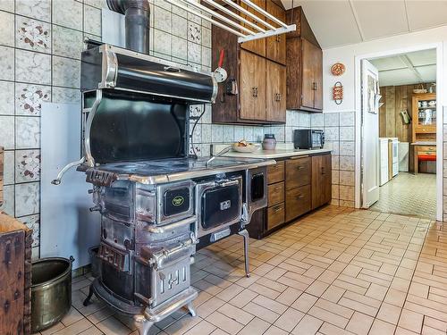 970 Sea Fern Lane, Mudge Island, BC - Indoor Photo Showing Kitchen