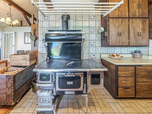 970 Sea Fern Lane, Mudge Island, BC - Indoor Photo Showing Kitchen