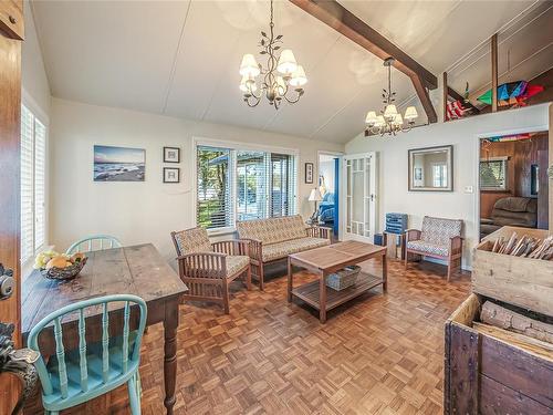970 Sea Fern Lane, Mudge Island, BC - Indoor Photo Showing Living Room