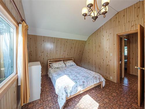 970 Sea Fern Lane, Mudge Island, BC - Indoor Photo Showing Bedroom