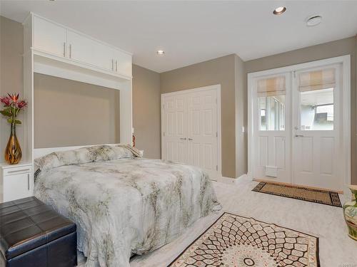 3450 Lord Nelson Way, Saanich, BC - Indoor Photo Showing Bedroom