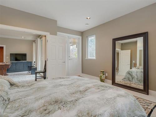 3450 Lord Nelson Way, Saanich, BC - Indoor Photo Showing Bedroom