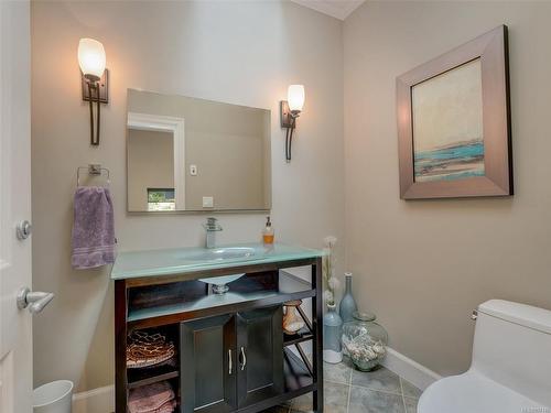 3450 Lord Nelson Way, Saanich, BC - Indoor Photo Showing Bathroom