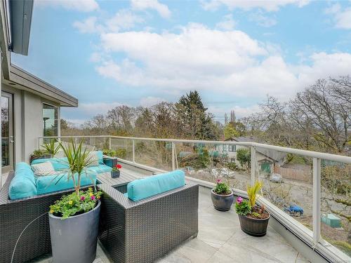 3450 Lord Nelson Way, Saanich, BC - Outdoor With Exterior