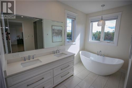 123 Chipman Road, Brockville, ON - Indoor Photo Showing Bathroom